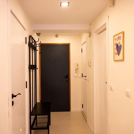 Design With A Cosy Balcony Апартаменты София